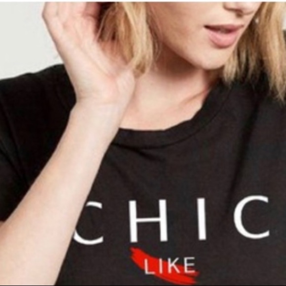 Vintage Chic Graphic Tee - Picture 4 of 4